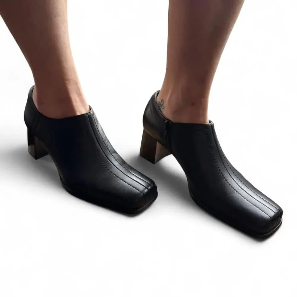 Naturalizer black leather ankle boots 90's style women's size 6.5